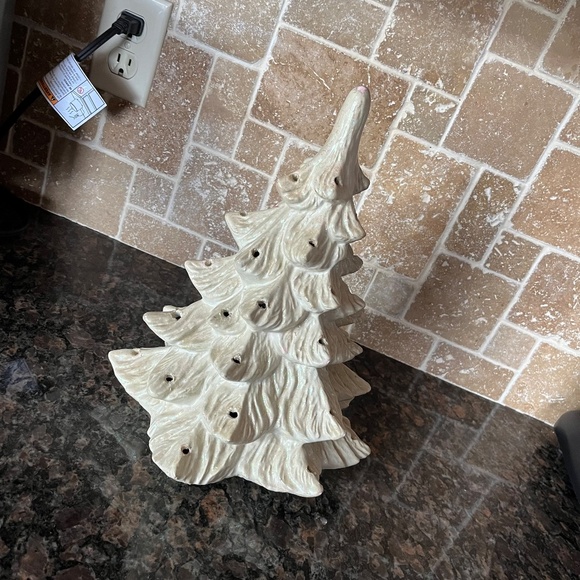 Vintage White Iridescent Ceramic Christmas Tree - Picture 5 of 6